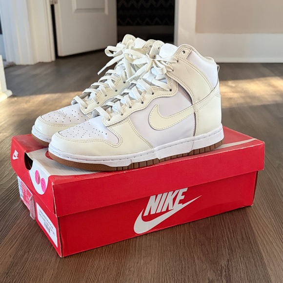 Nike Shoes - Nike Dunks - SAIL GUM